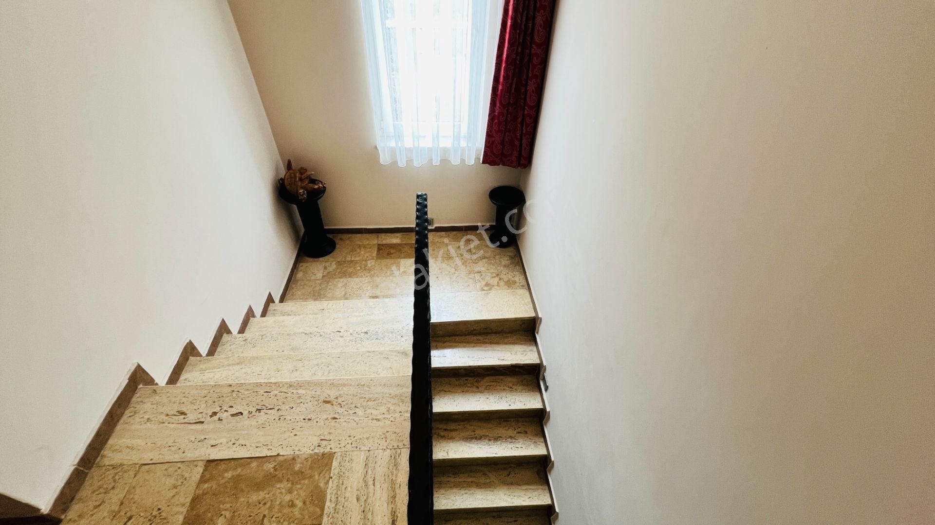 Antalya Kemer Çamyuva'da Dağ Manzaralı Eşyalı Satılık İkiz Villa - Görsel 23