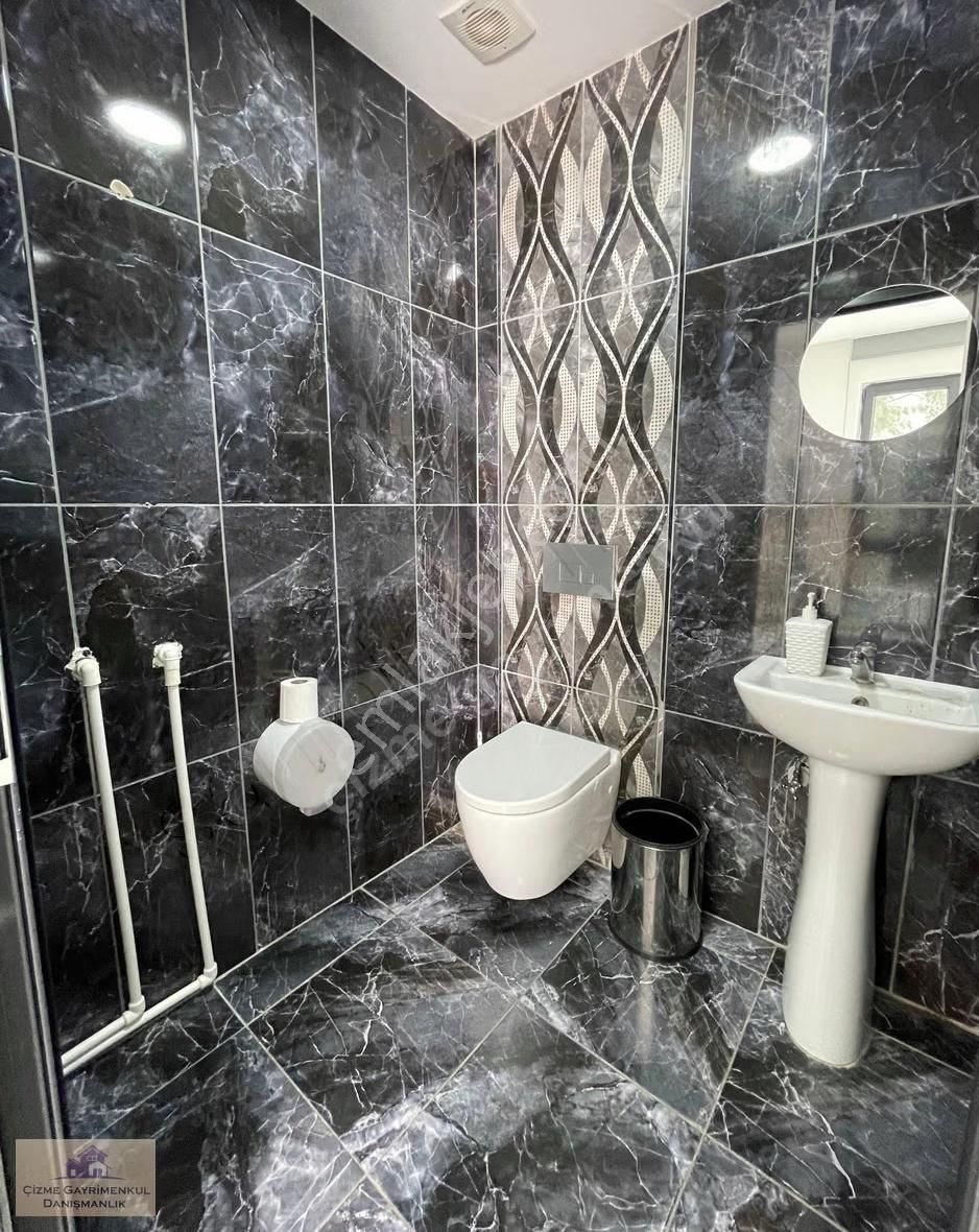 Yeşilköy Çarşıda Satılık Komple Bina - Görsel 24