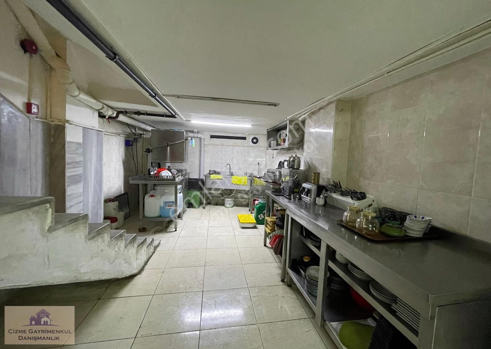 Yeşilköy Çarşıda Satılık Komple Bina - Görsel 22