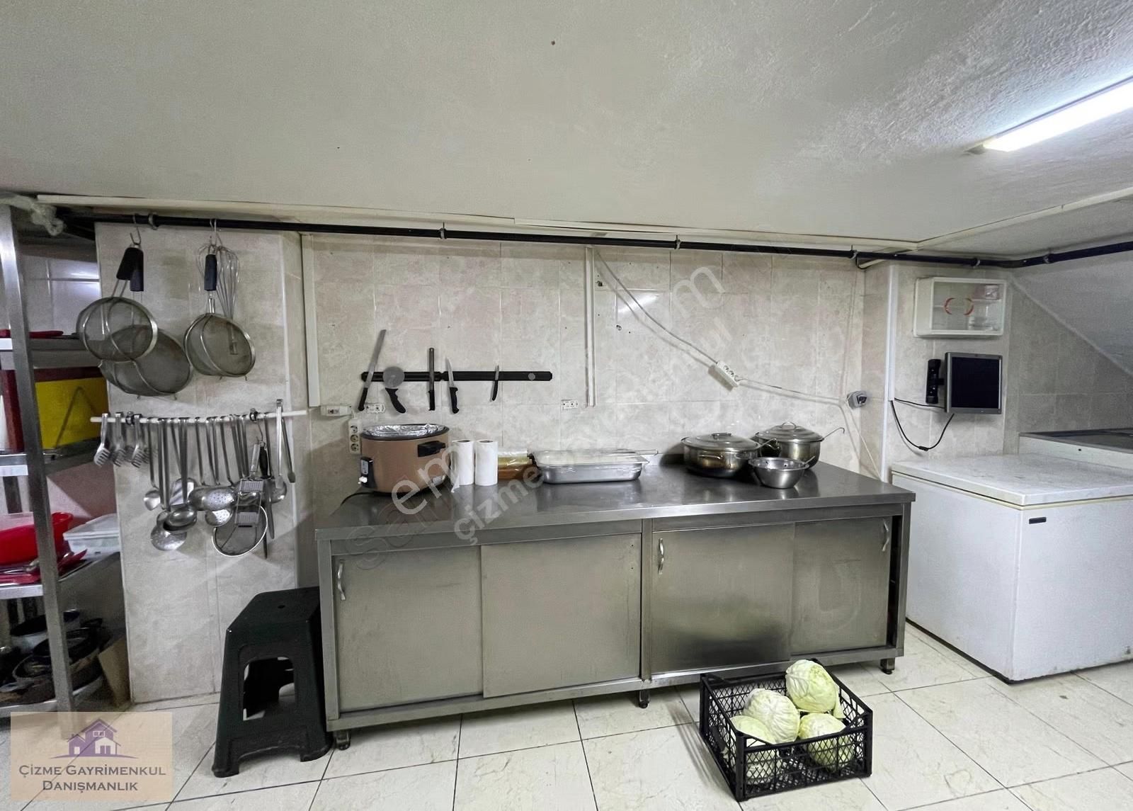 Yeşilköy Çarşıda Satılık Komple Bina - Görsel 29