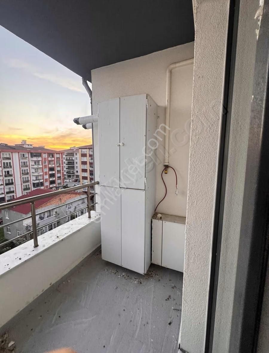 Üniversite Mevkii Kiralık 1+1 Daire Doğalgazlı - Görsel 2