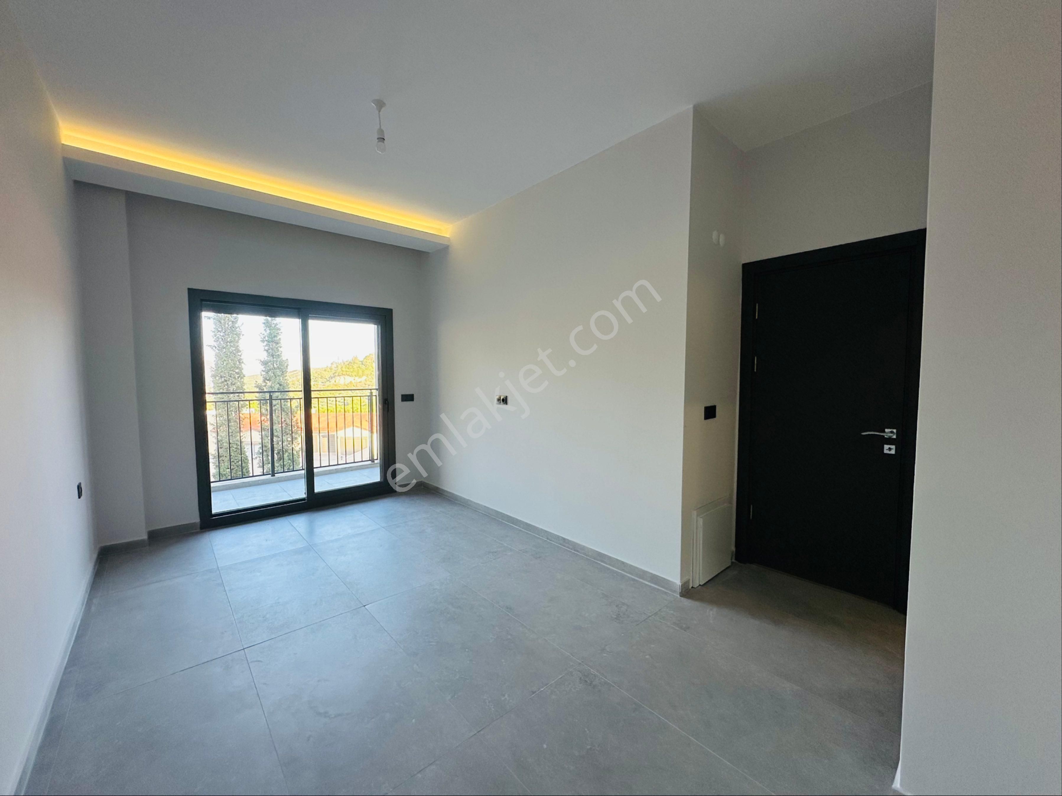 Kuşadası Davutlar Ağaçlıda Konsept 2+1 Tek Kat Bahceli Daire - Görsel 15