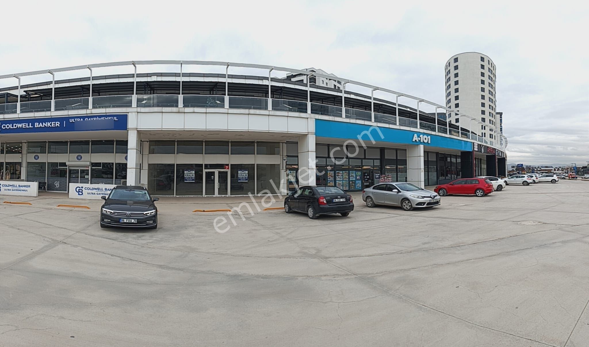 Bağlıca Da Cadde Üzeri Mükemmel Konumda 350 M2 Kiralık Dükkan