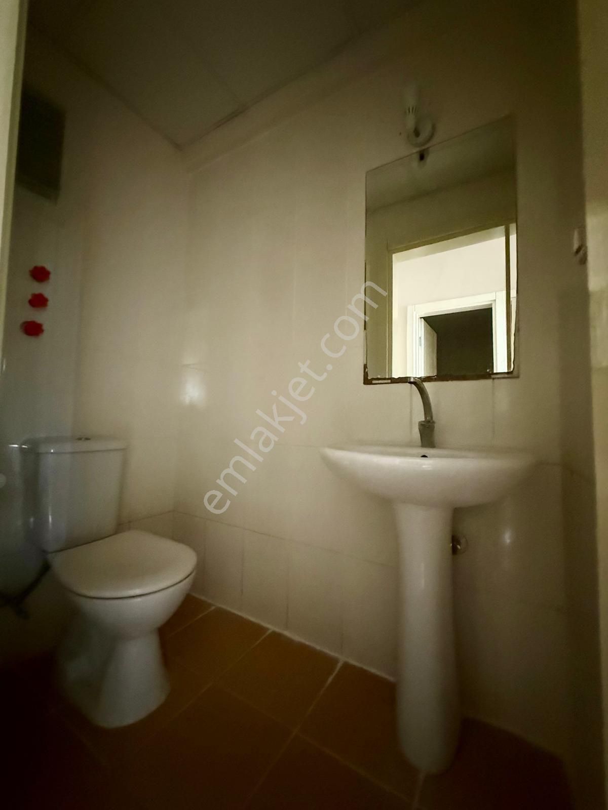 Kuşadası Merkezde İkicesmelik Mahallesinde 3+1 130m2 Arakat Ferah Sitede Fırsat Daire - Görsel 26