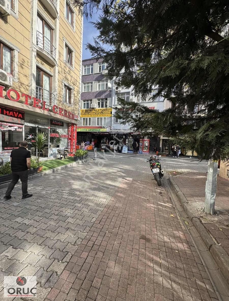 Aksaray Metro Yanında İki Katlı Dükan