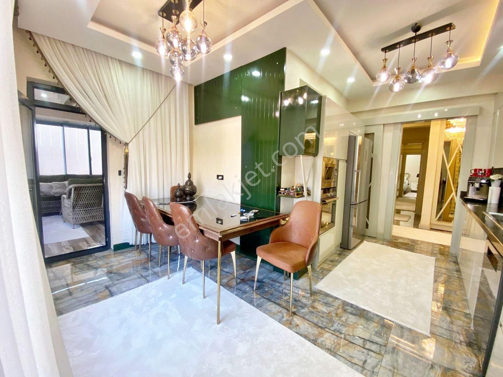 Fıstıklık'ta Modern Tasarımlı Cam Balkonlu Ultra Lüx 4+1 Daire - Görsel 3