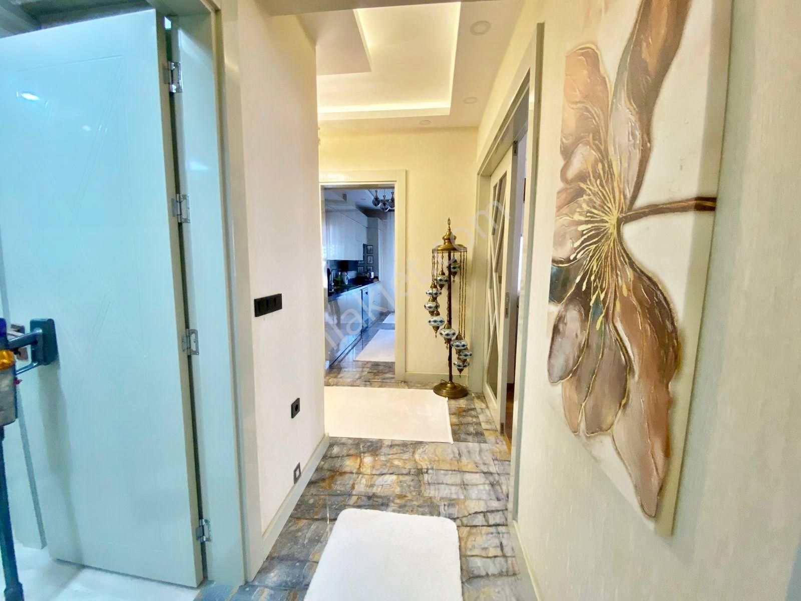 Fıstıklık'ta Modern Tasarımlı Cam Balkonlu Ultra Lüx 4+1 Daire - Görsel 25