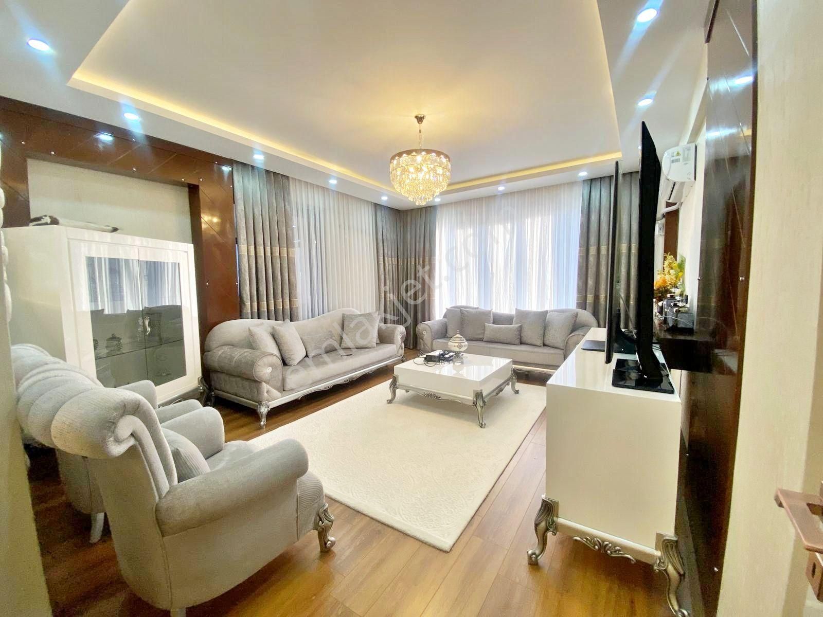 Fıstıklık'ta Modern Tasarımlı Cam Balkonlu Ultra Lüx 4+1 Daire - Görsel 8