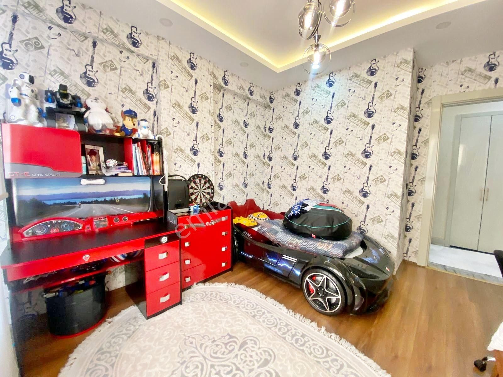 Fıstıklık'ta Modern Tasarımlı Cam Balkonlu Ultra Lüx 4+1 Daire - Görsel 16