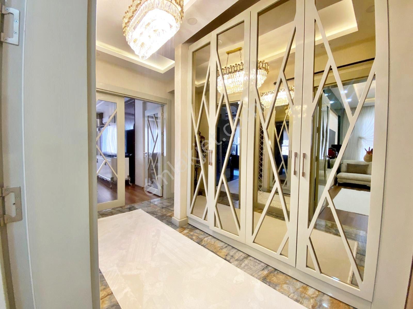 Fıstıklık'ta Modern Tasarımlı Cam Balkonlu Ultra Lüx 4+1 Daire - Görsel 29