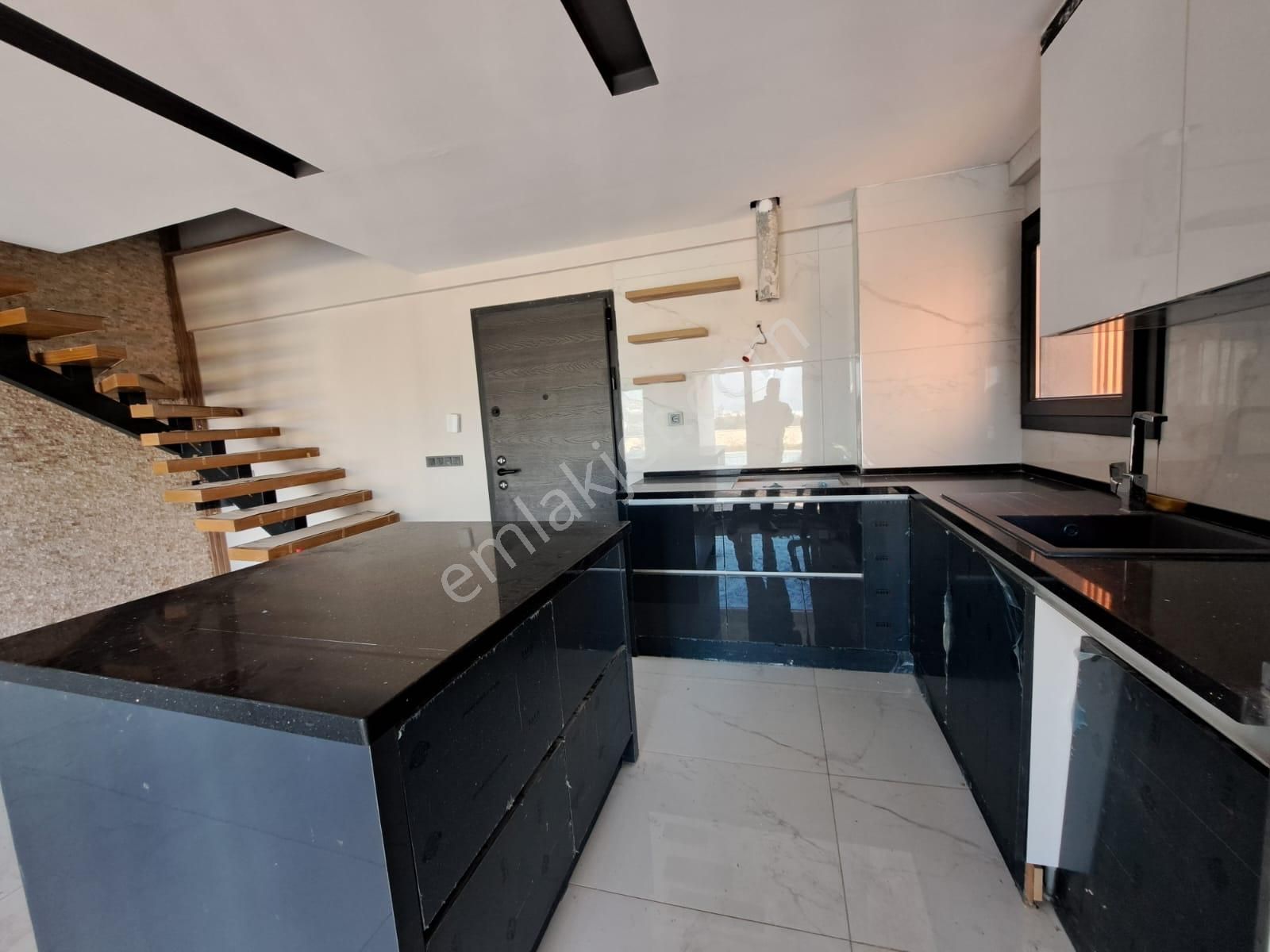 Kuşadası Merkeze Yakın 4+1 Özel Havuzlu Villa - Görsel 33