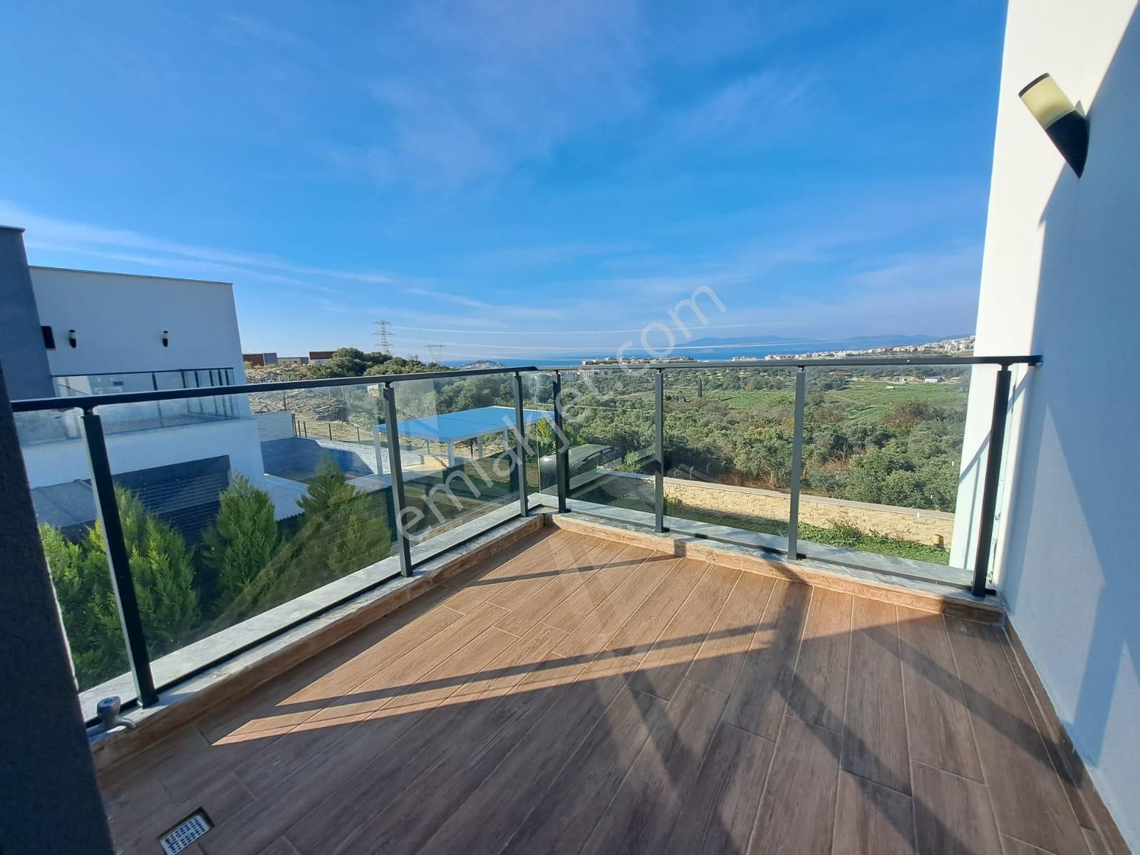 Kuşadası Merkeze Yakın 4+1 Özel Havuzlu Villa - Görsel 17