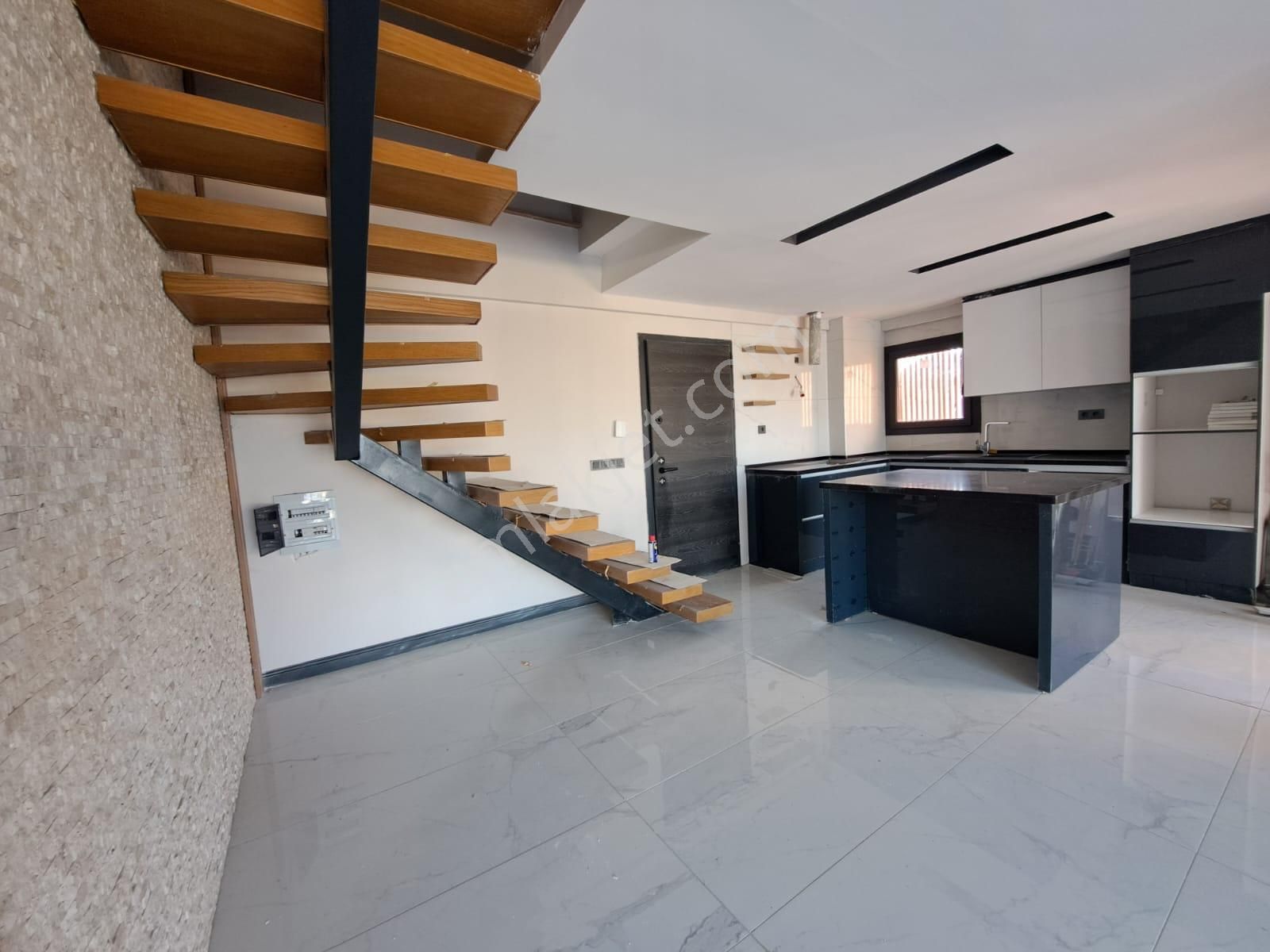 Kuşadası Merkeze Yakın 4+1 Özel Havuzlu Villa - Görsel 25