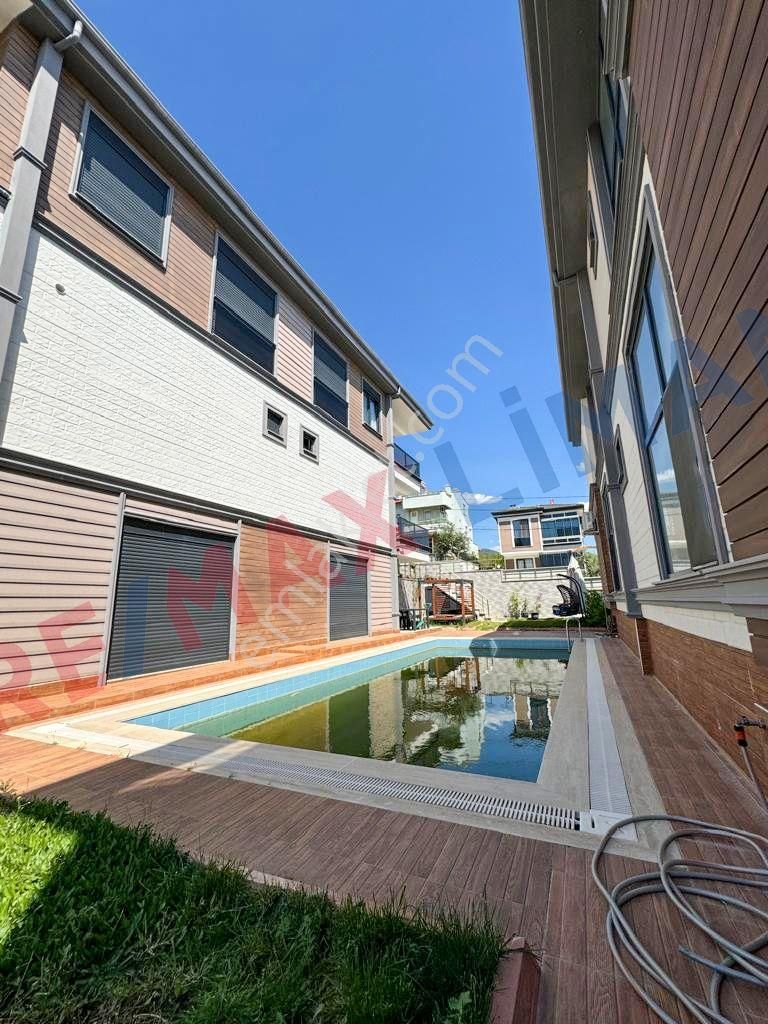 Edremit Altınoluk'da 4+1 Panaromik Deniz Manzaralı Havuzlu Satılık Triplex Villa - Görsel 3