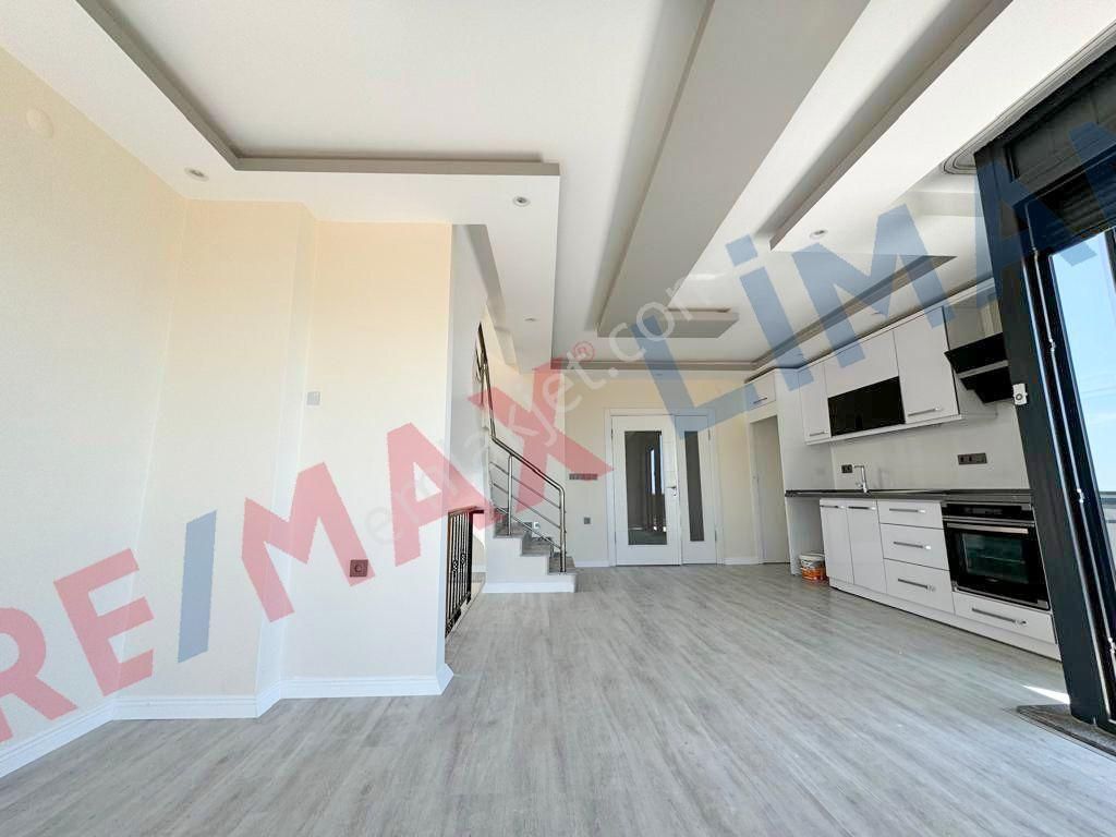 Edremit Altınoluk'da 4+1 Panaromik Deniz Manzaralı Havuzlu Satılık Triplex Villa - Görsel 25