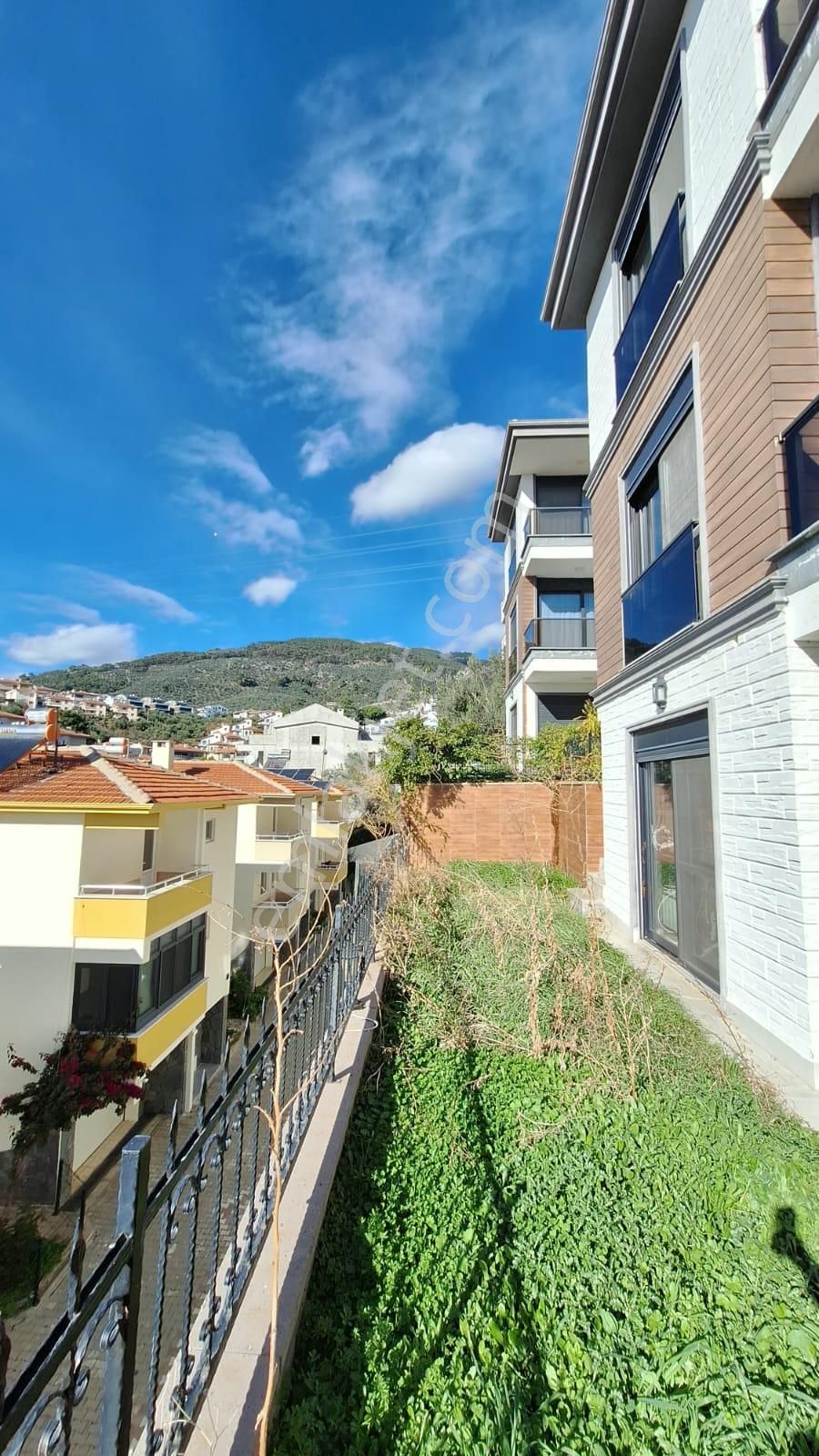 Edremit Altınoluk'da 4+1 Panaromik Deniz Manzaralı Havuzlu Satılık Triplex Villa - Görsel 4