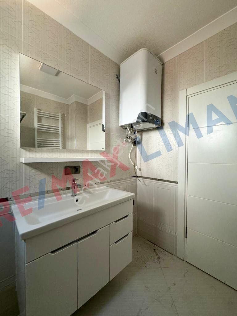 Edremit Altınoluk'da 4+1 Panaromik Deniz Manzaralı Havuzlu Satılık Triplex Villa - Görsel 22