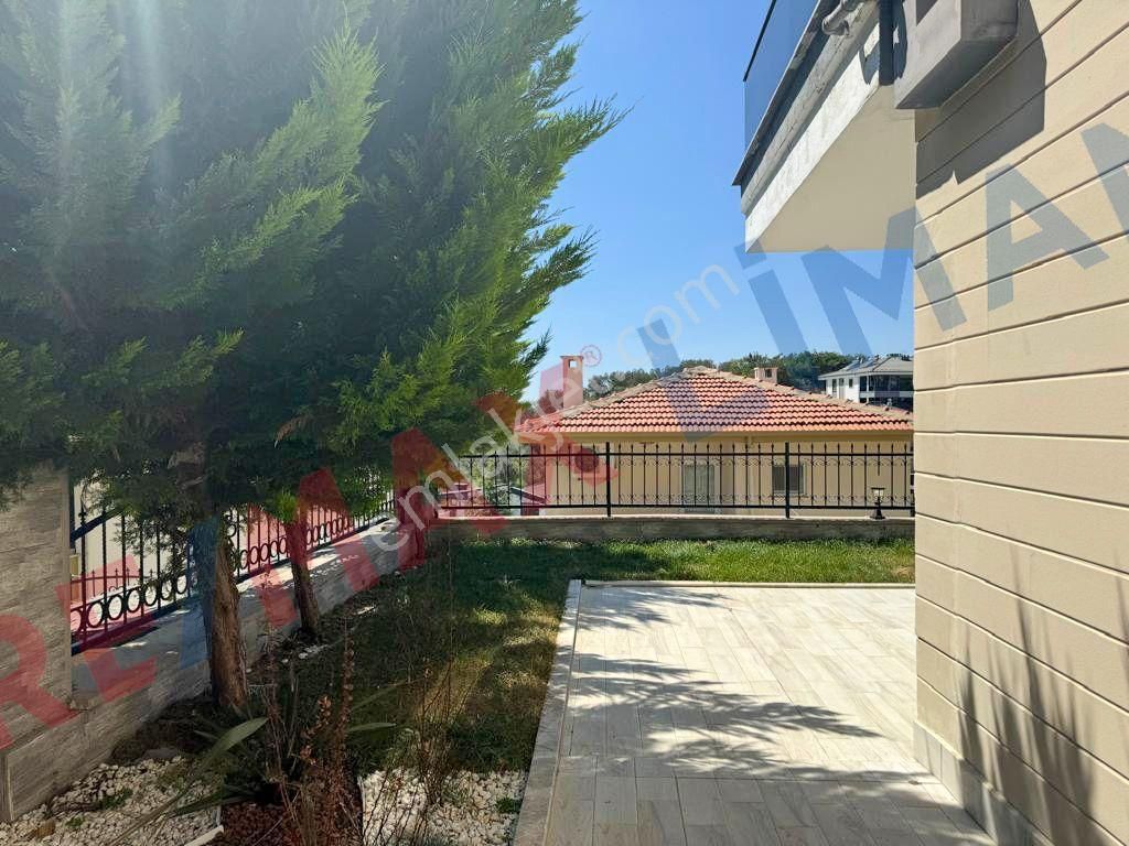 Edremit Altınoluk'da 4+1 Panaromik Deniz Manzaralı Havuzlu Satılık Triplex Villa - Görsel 27