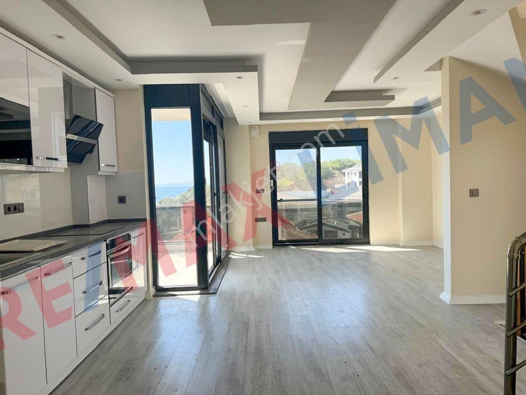 Edremit Altınoluk'da 4+1 Panaromik Deniz Manzaralı Havuzlu Satılık Triplex Villa - Görsel 8