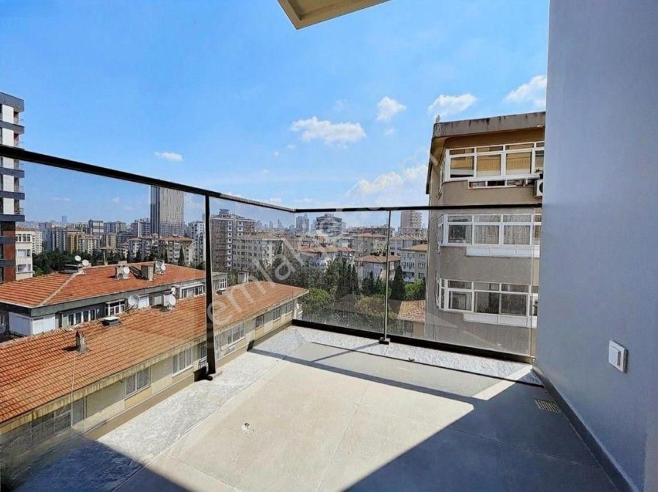 Boş... Erenköy Minibüse Yakın 3+1 Balkonlu Ebeveyn Banyolu Sıfır