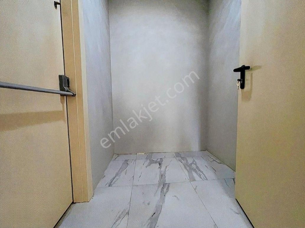 Boş... Erenköy Minibüse Yakın 3+1 Balkonlu Ebeveyn Banyolu Sıfır - Görsel 16