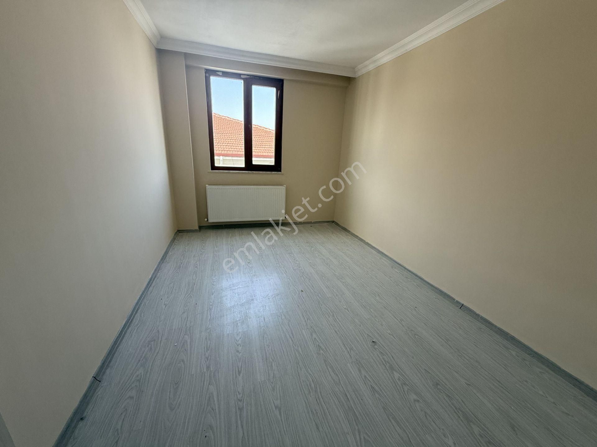 Emlakevim - Gümüşova Fatih Mah.de 2 + 1 Satılık Daire ! - Görsel 3