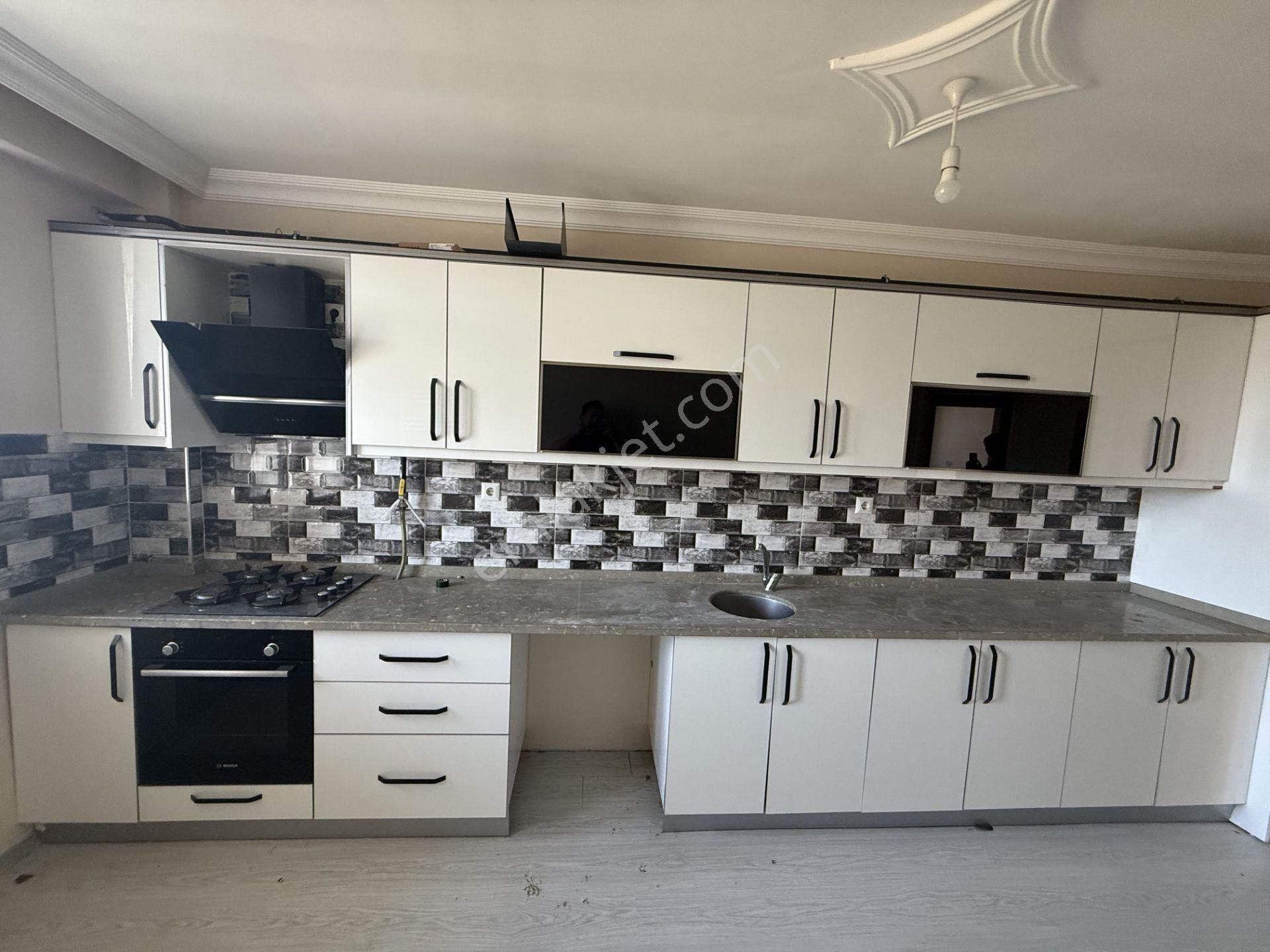 Emlakevim - Gümüşova Fatih Mah.de 2 + 1 Satılık Daire !