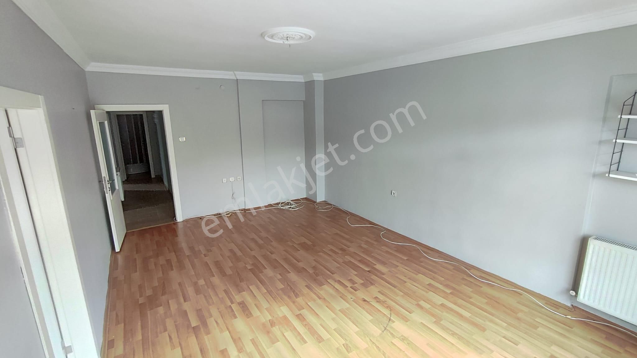 Atanora Vadi'den Sinan Cad Üzeri Ön Cephe Ara Kat Kombili Temiz 2+1 - Görsel 14