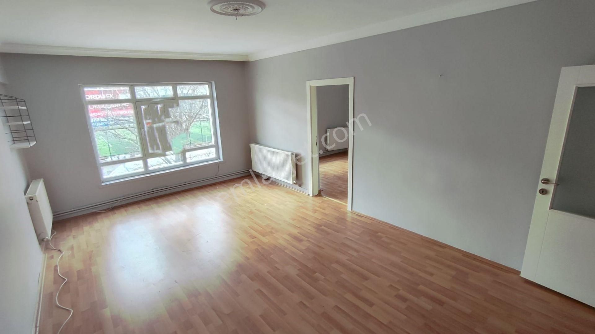 Atanora Vadi'den Sinan Cad Üzeri Ön Cephe Ara Kat Kombili Temiz 2+1 - Görsel 16