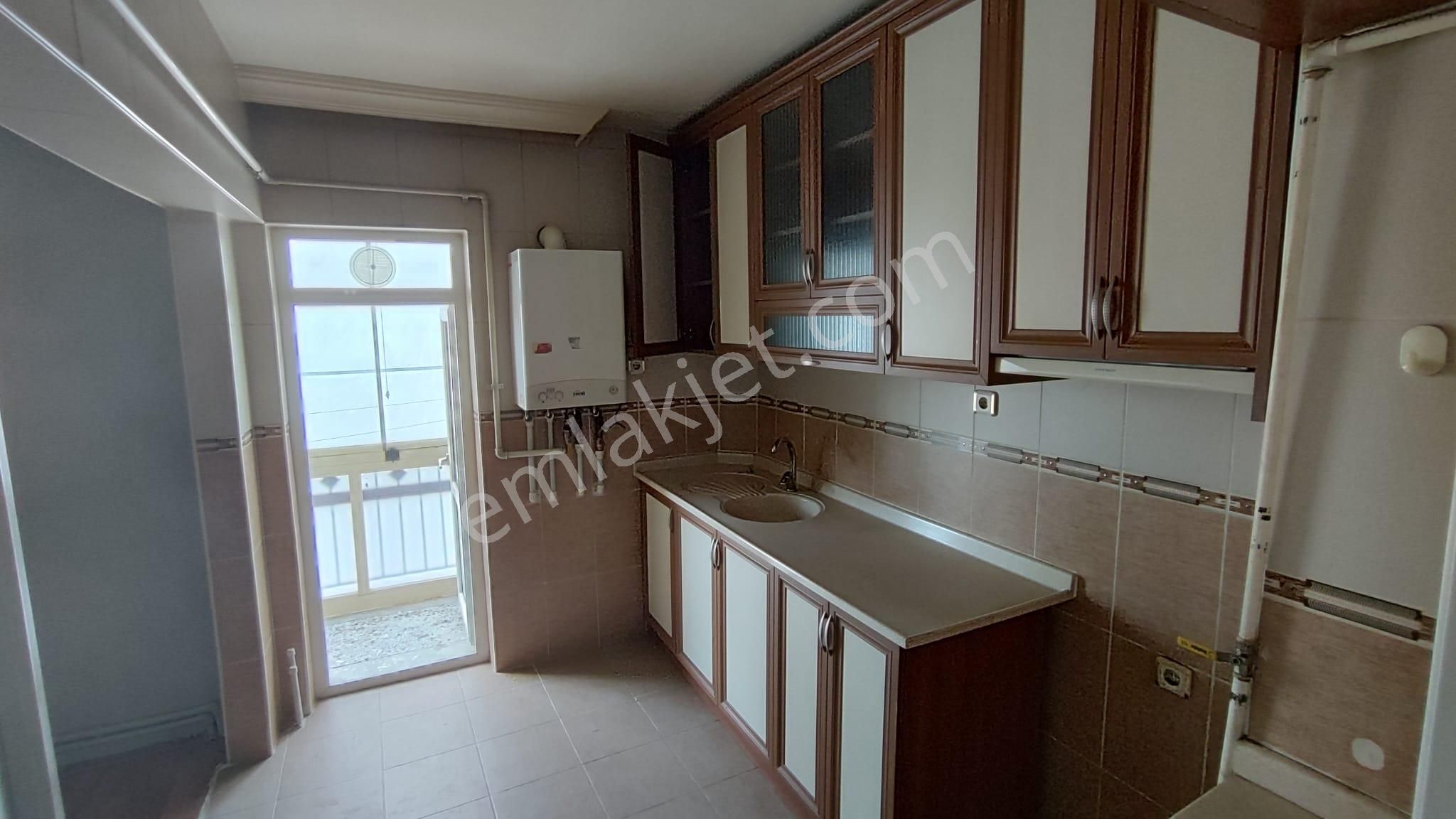 Atanora Vadi'den Sinan Cad Üzeri Ön Cephe Ara Kat Kombili Temiz 2+1 - Görsel 13