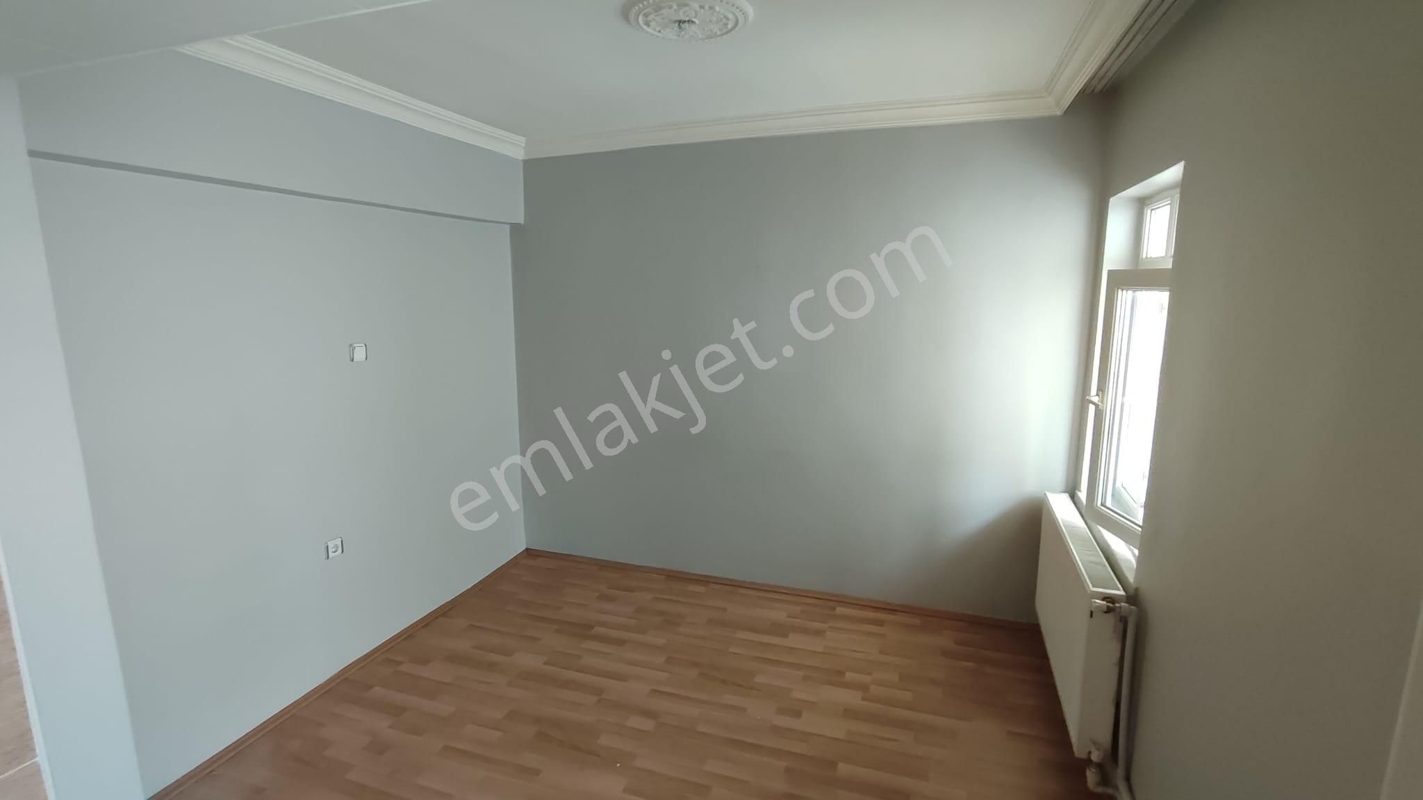 Atanora Vadi'den Sinan Cad Üzeri Ön Cephe Ara Kat Kombili Temiz 2+1 - Görsel 12