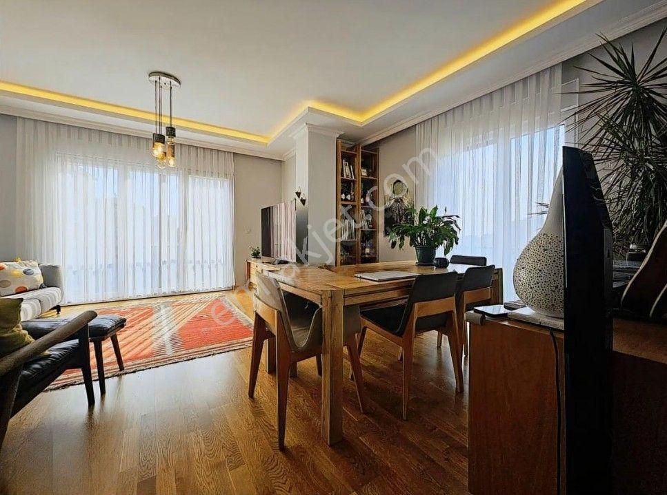 Erenköyde Ebeveyn Banyolu İskanlı Masrafsız Çok Şık Fırsat Bir 3+1 Daire - Görsel 6