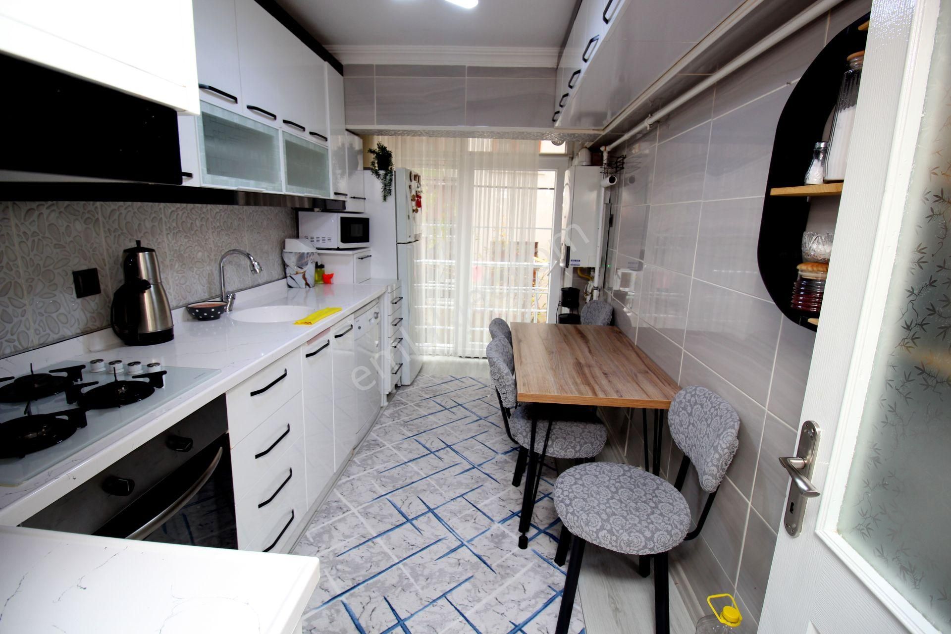 Emre Emlak'tan Topçu Mahallesinde Full Yapılı 3+1 Satılık Daire - Görsel 4