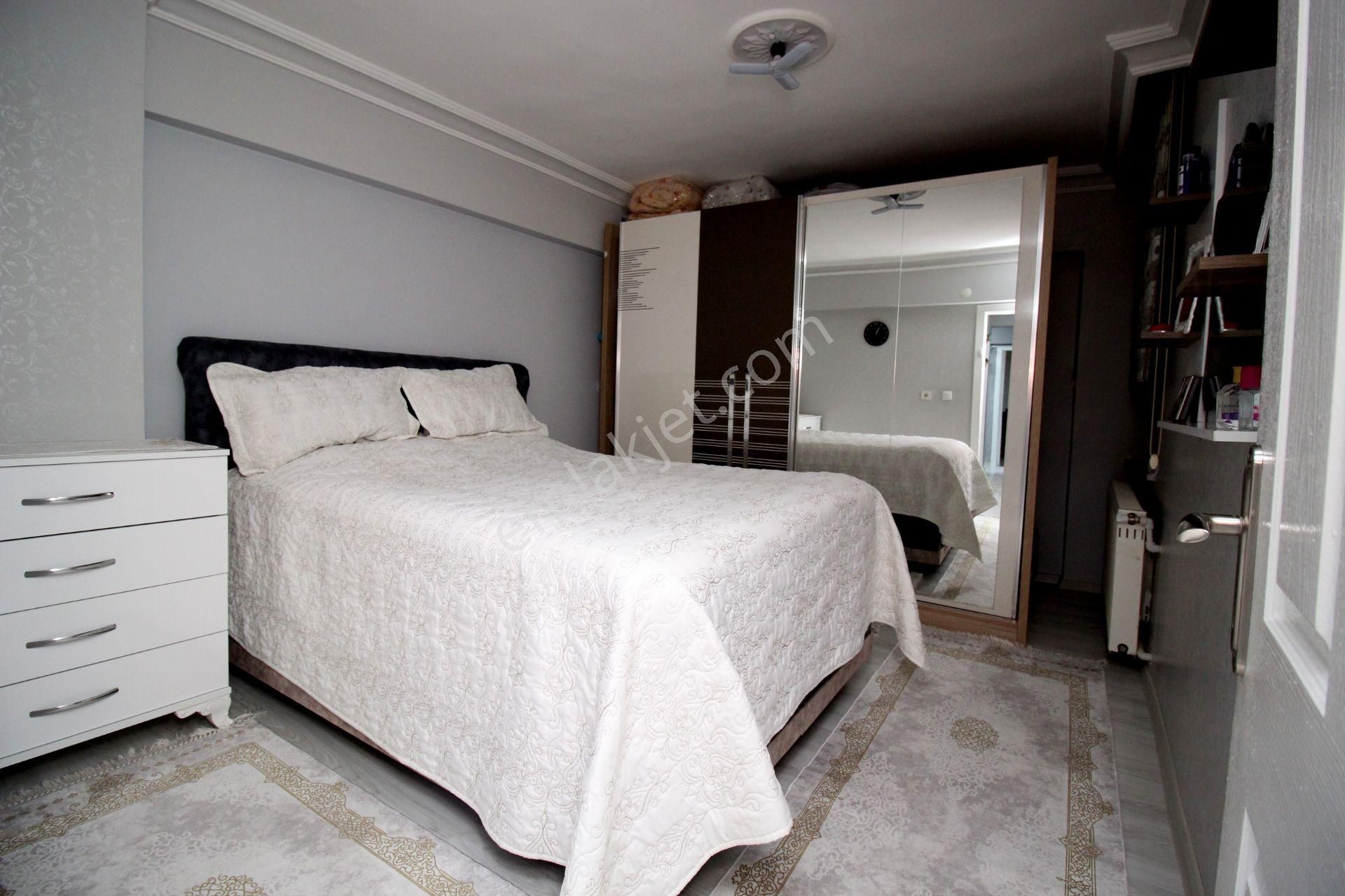 Emre Emlak'tan Topçu Mahallesinde Full Yapılı 3+1 Satılık Daire - Görsel 17