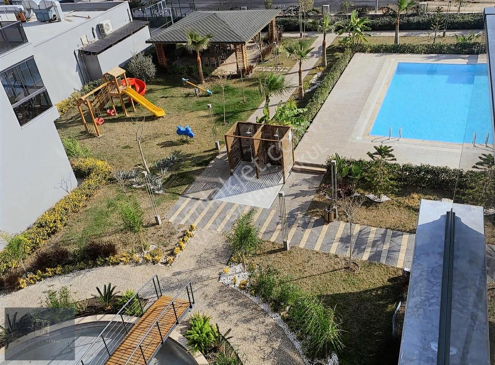 Çeşmeli'de Denize Yakın Havuzlu 2+1 Eşyalı Kiralık Lüks Daire - Görsel 16