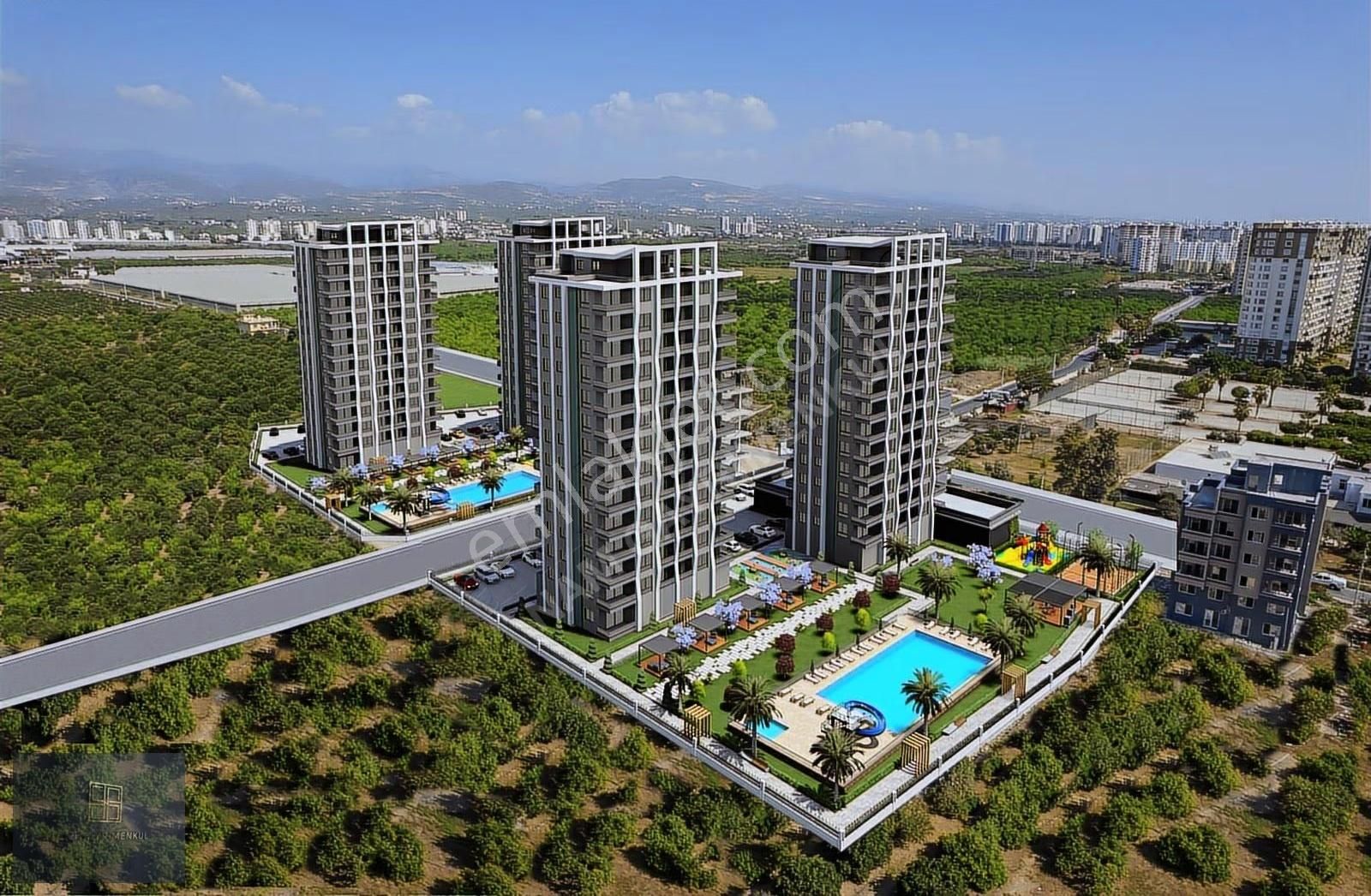 Çeşmeli'de Denize Yakın Havuzlu 2+1 Eşyalı Kiralık Lüks Daire