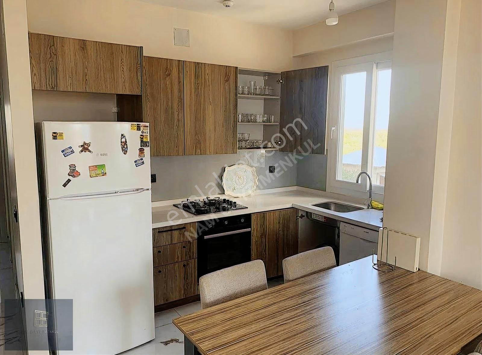 Çeşmeli'de Denize Yakın Havuzlu 2+1 Eşyalı Kiralık Lüks Daire - Görsel 3