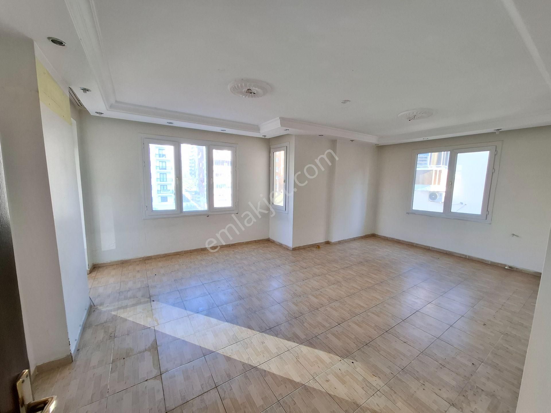 Çukurova Belediyesi 80 Yıl Bulvar Üzeri Kapalı Mutfak Ext.daire