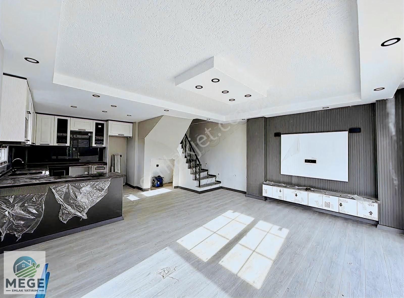 Megeden Yeniçiftlikte Full Deniz Manzaralı Satılık Villa - Görsel 23