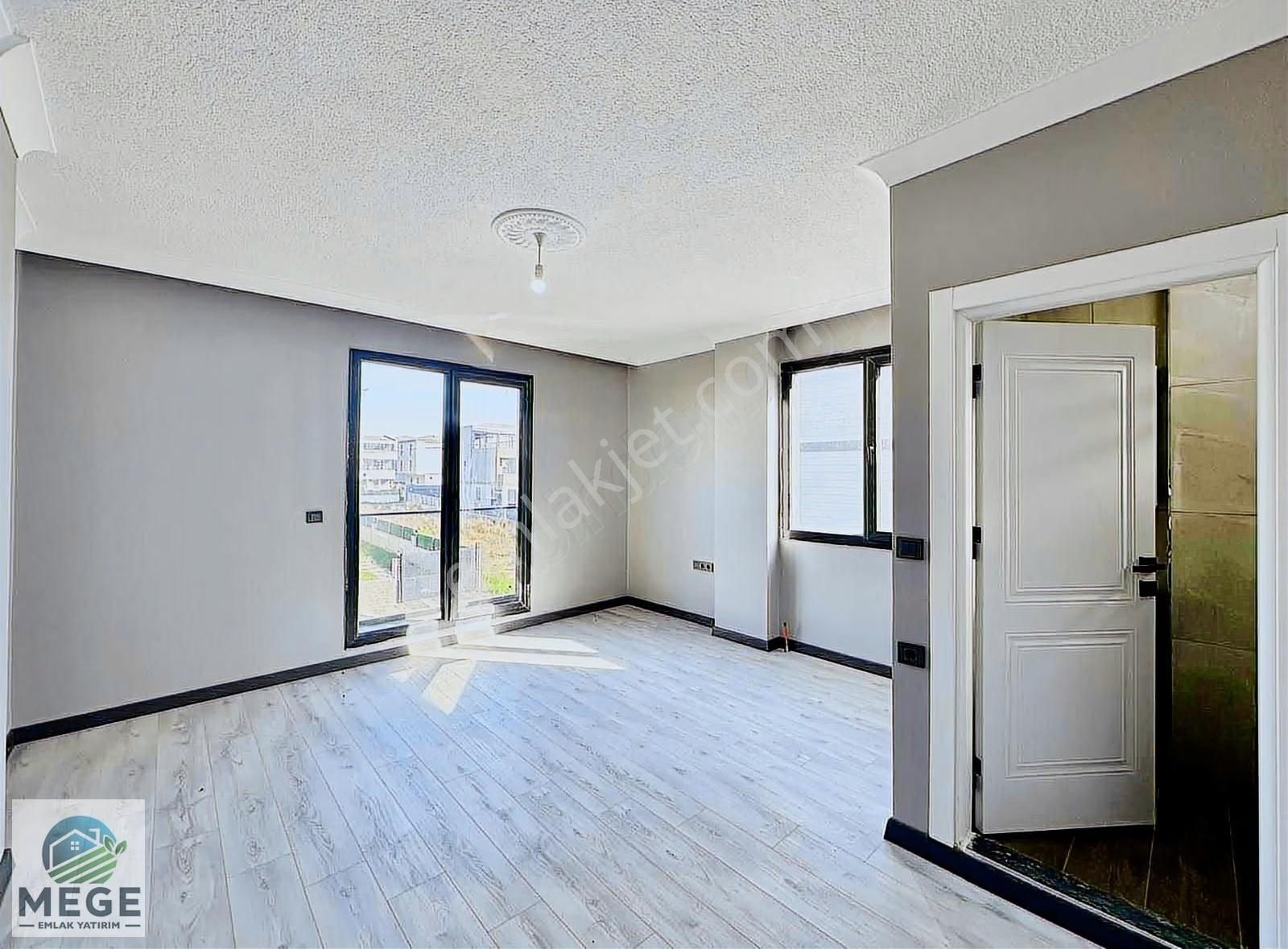 Megeden Yeniçiftlikte Yola Cepheli Satılık Villa - Görsel 10