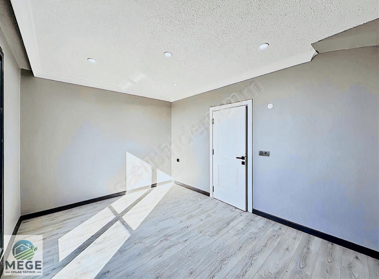 Megeden Yeniçiftlikte Yola Cepheli Satılık Villa - Görsel 7