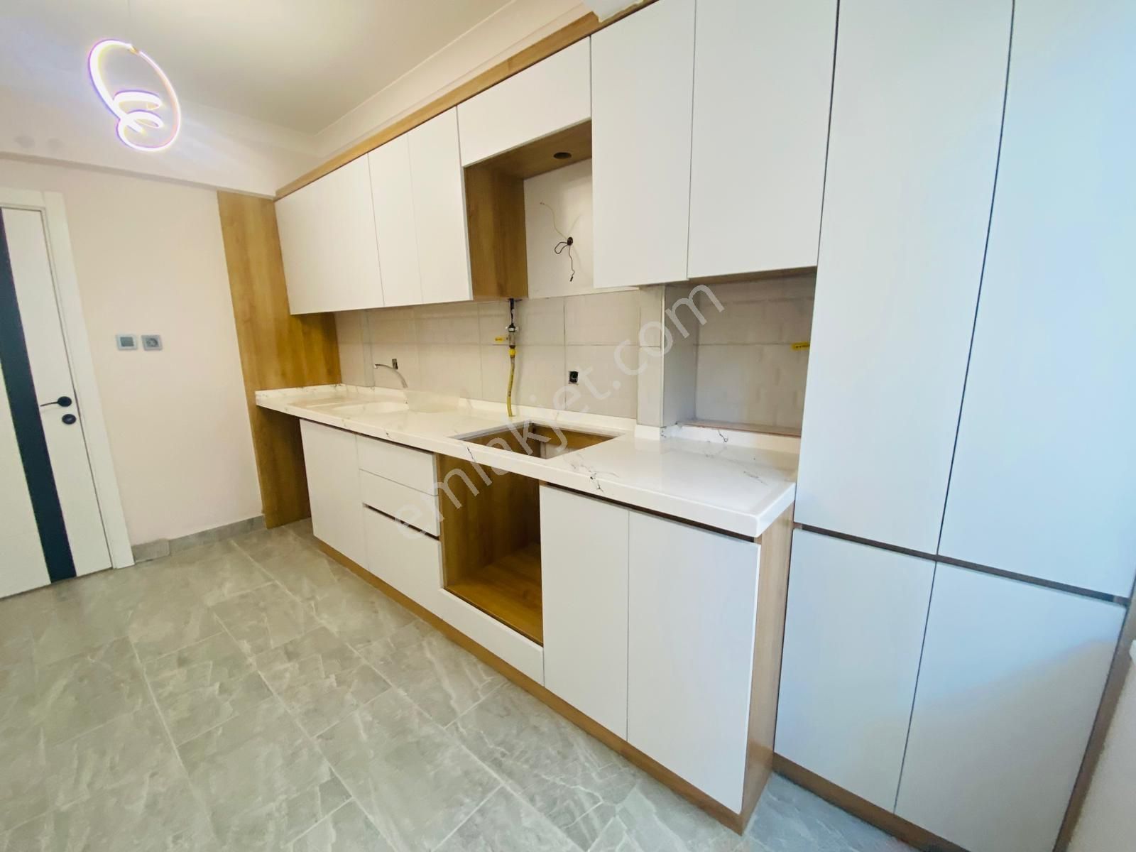 Kostak Gayrimenkulden Altınkum Pazar Sokağında Denize 100mt 2+1^ - Görsel 24