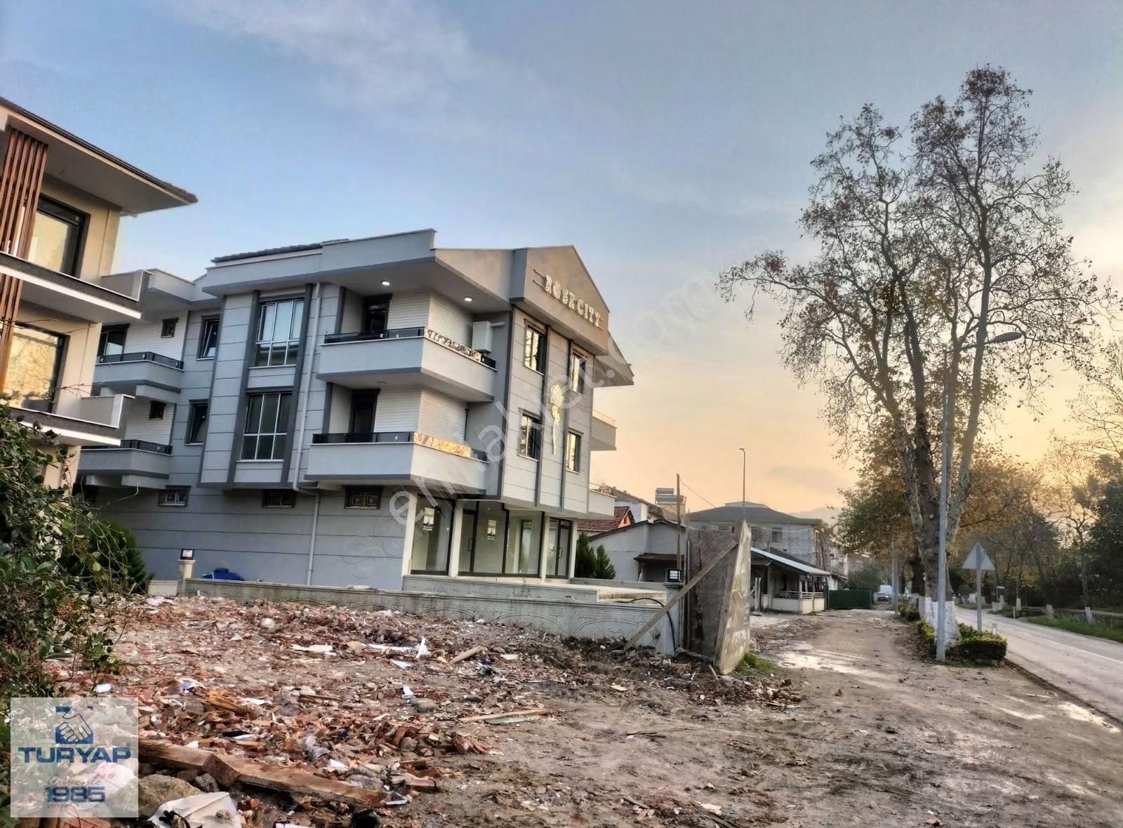 Yalova Kadıköy Çınarlı Yola Cephe Daire - Görsel 2
