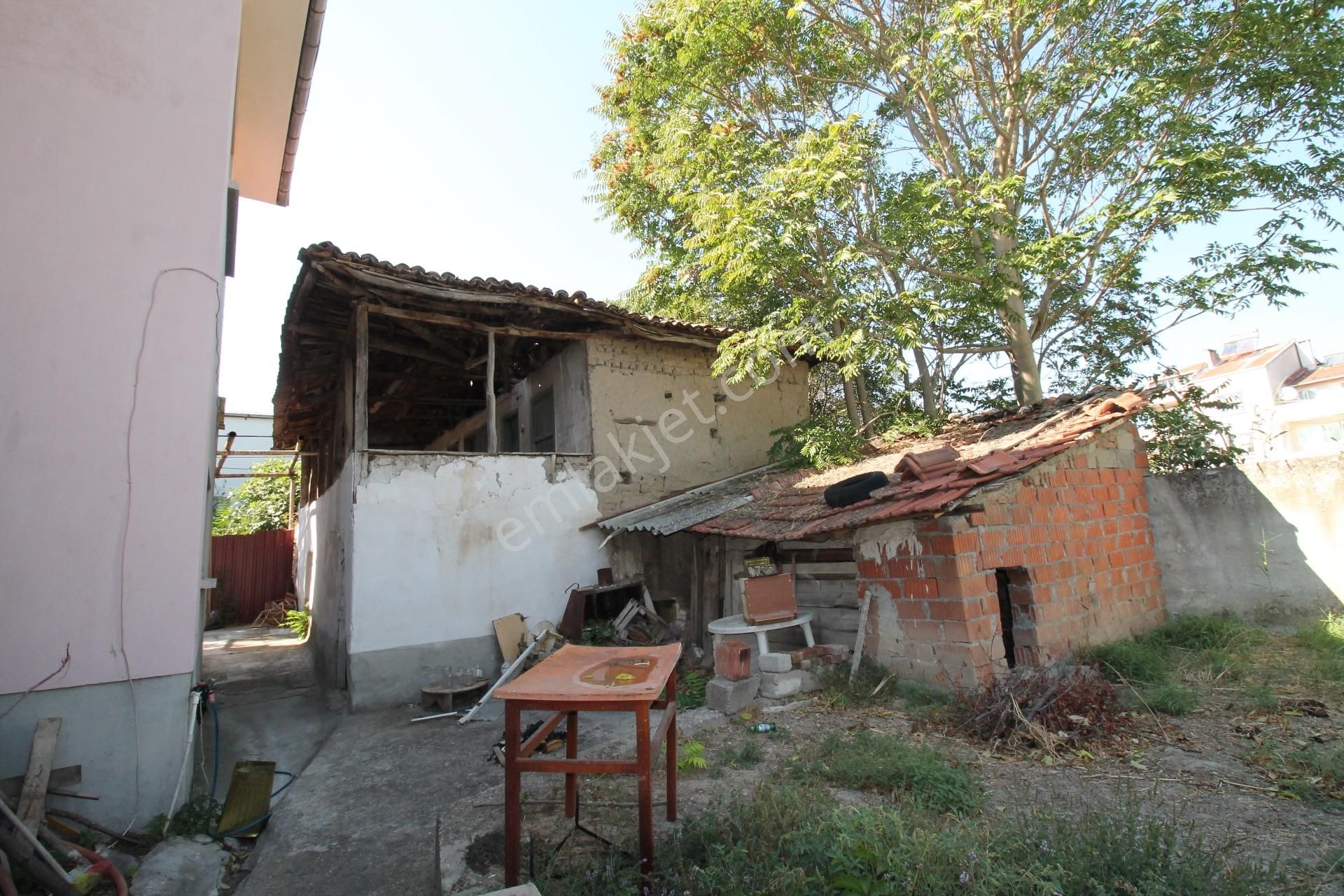 Balıkesir Kepsut Merkezde Müstakil Bahçeli Satılık Ev - Görsel 33