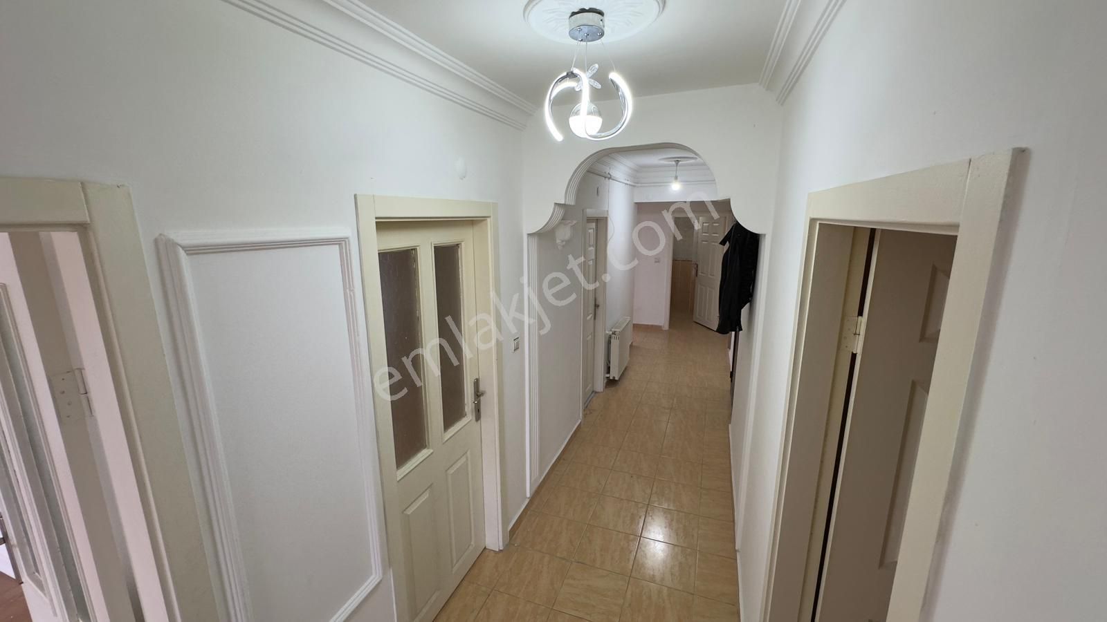 Sincan Yenikentte Çift Balkonlu Merkezi Konumda Fırsat Uygun Fiyatta Ara Katta 3+1 Daire - Görsel 17