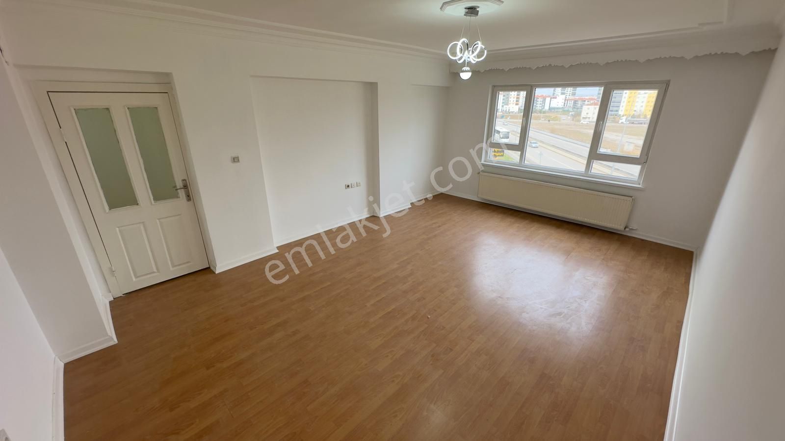 Sincan Yenikentte Çift Balkonlu Merkezi Konumda Fırsat Uygun Fiyatta Ara Katta 3+1 Daire - Görsel 19