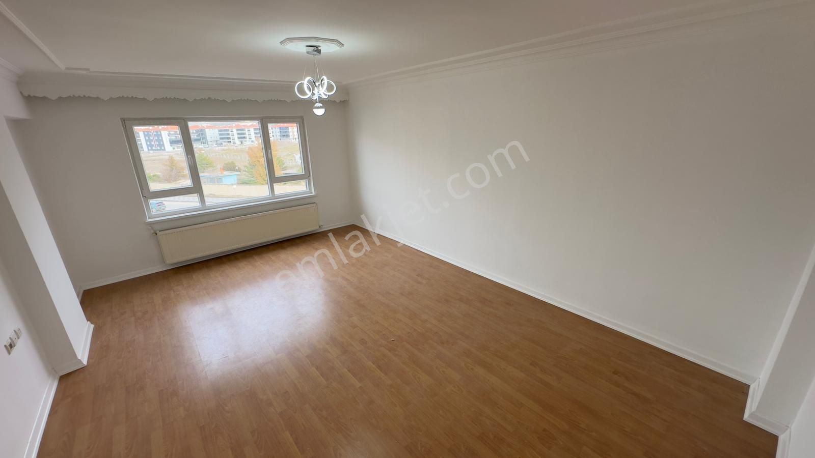 Sincan Yenikentte Çift Balkonlu Merkezi Konumda Fırsat Uygun Fiyatta Ara Katta 3+1 Daire - Görsel 18