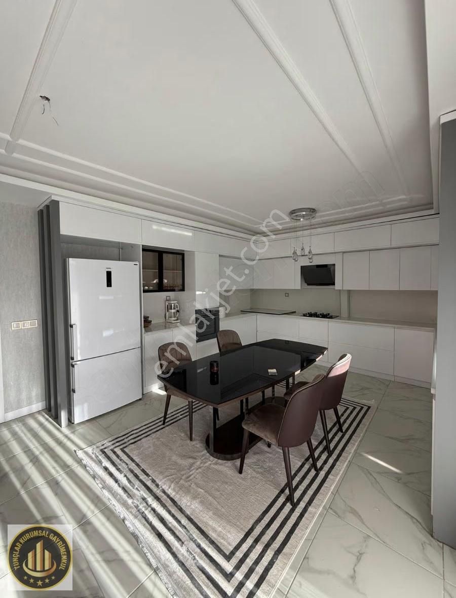 Diyarbakır'ın Prestijli Adresi Teknokent Karşıyaka'da Köşe Villa