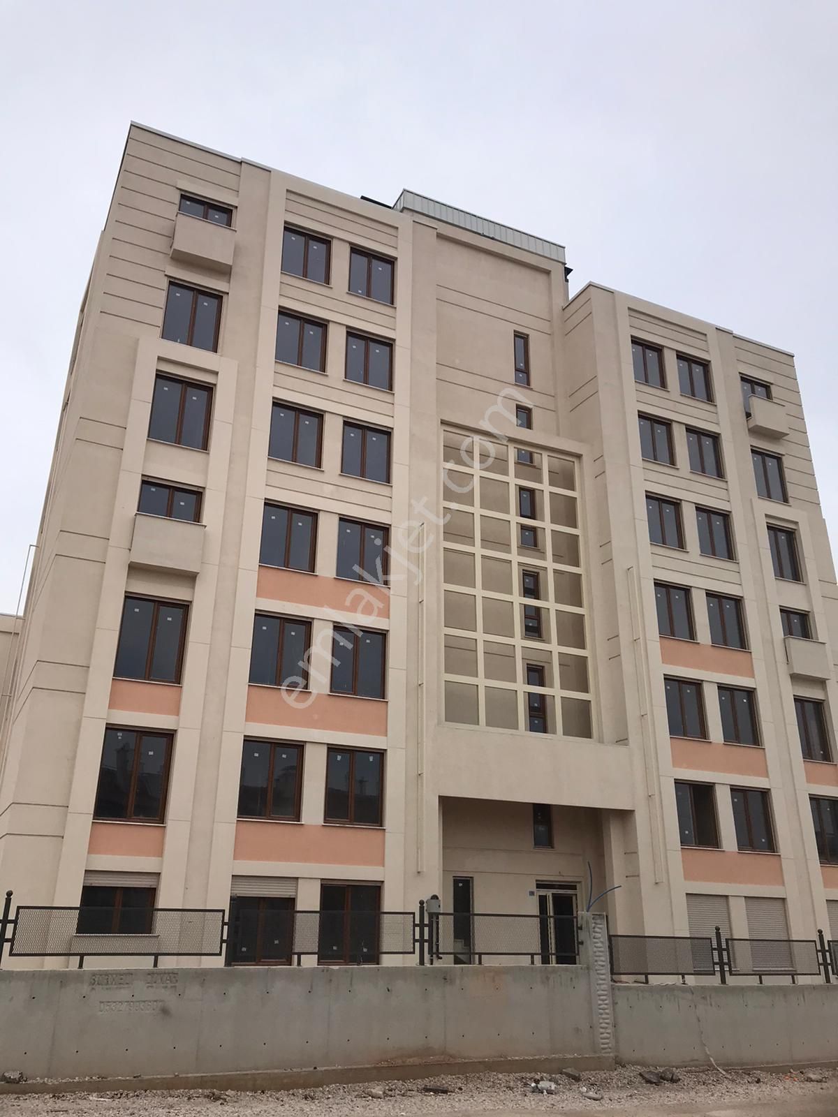 Veysel Karani Cd. Yakını Sara Suite'de 4+1 Ara Kat Havuzlu & Spor Komplexli Lüx Daire - Görsel 2