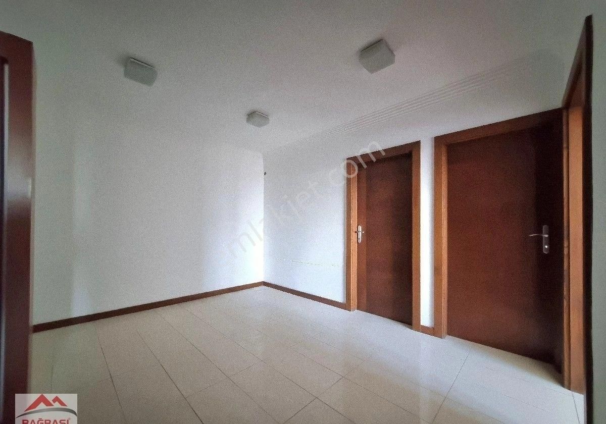 Çankaya/eti Mah Asansörlü Ful Yapılı -2+1 Ofis- Cepheleri Tamamen Açık Manzaralı Ve Kapalı Otoparklı